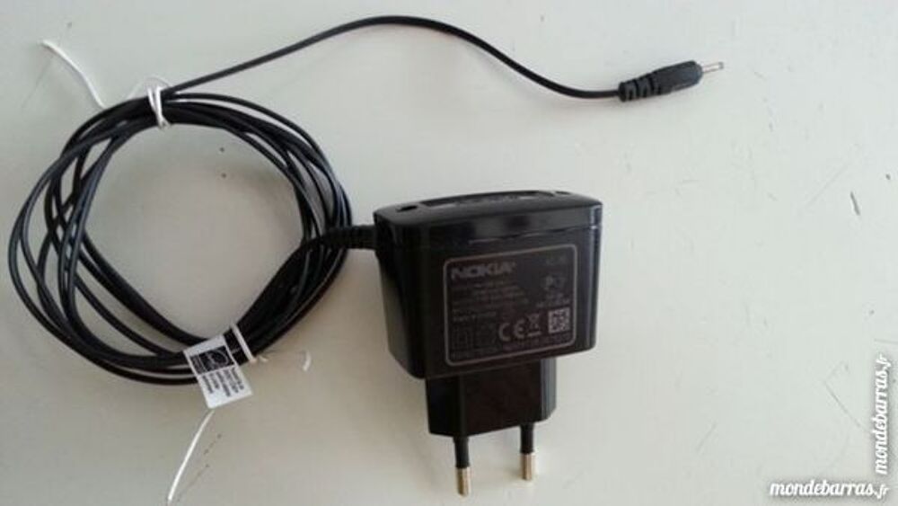 Chargeur nokia embout fin 3100 ect….. Téléphones et tablettes