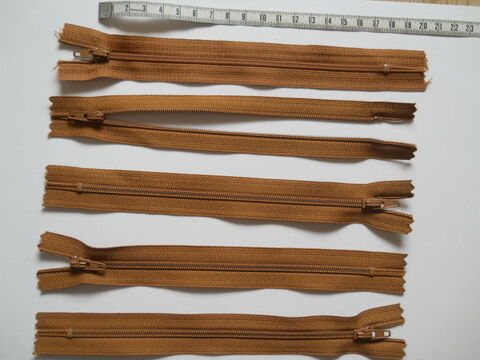 Fermeture polyester 18 cm  CARAMEL  4 Semoy (45)