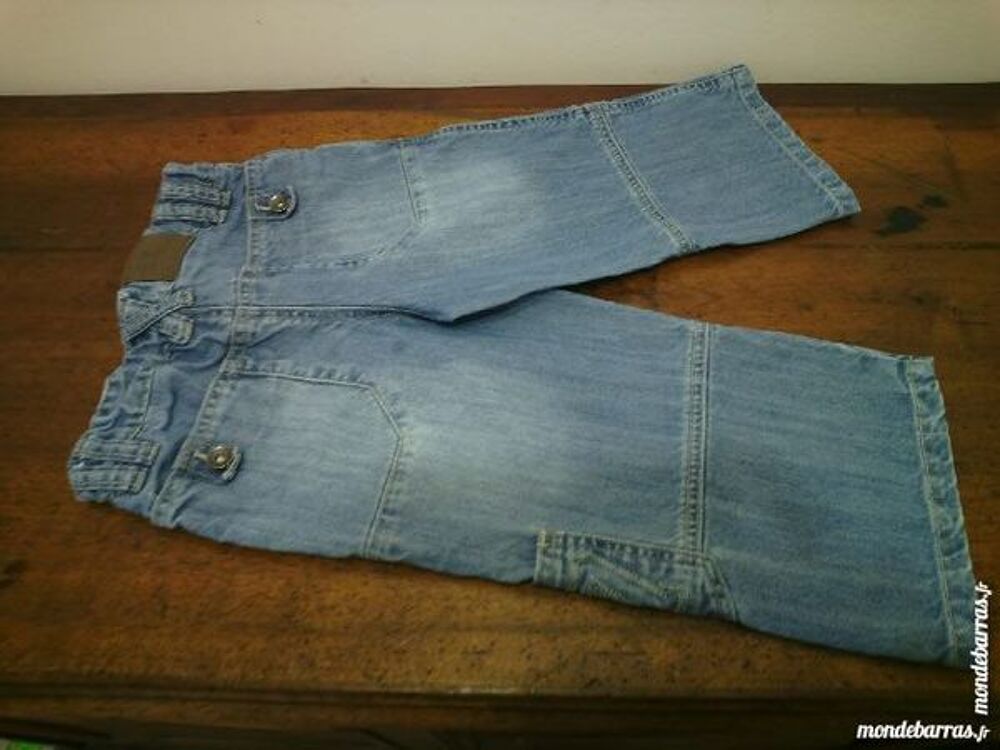 Bermuda en jeans bleu clair CYRILLUS 7 ans - TBE Vêtements enfants