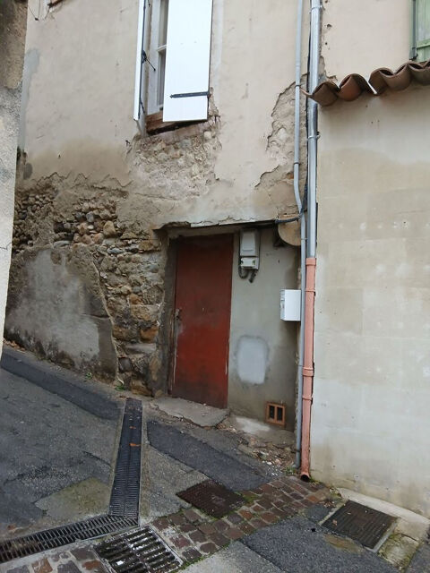 Remise de 20m&sup2; environ en plein centre de Ste Tulle 9000 04220 Ste tulle