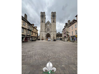  Immeuble  vendre 15 + pices 449 m