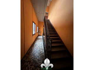  Immeuble  vendre 15 + pices 449 m