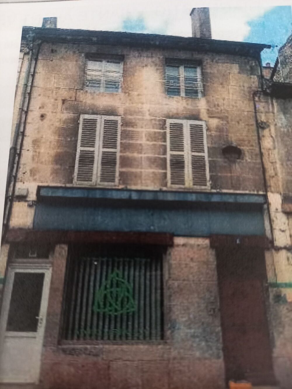 Vente Immeuble INVESTISSEURS 6 Appartements 1 local commercial Montbard