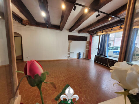Local commercial TOURNUS 330 71700 Tournus