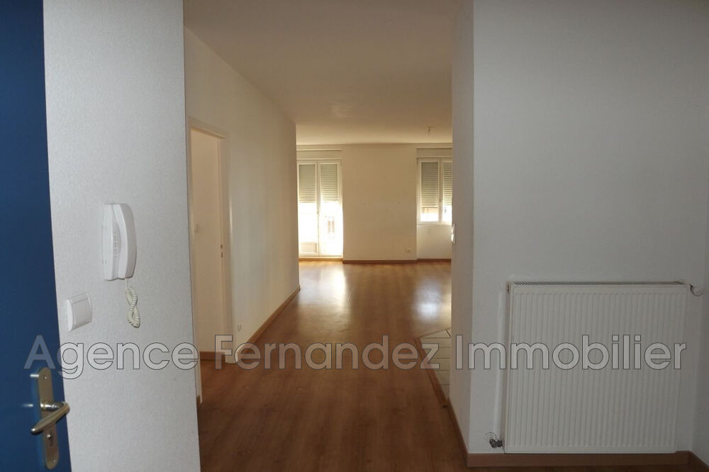 Location Appartement Appartement de 100 m2, 2eme étage, central ville. 3 chambres. Marcigny