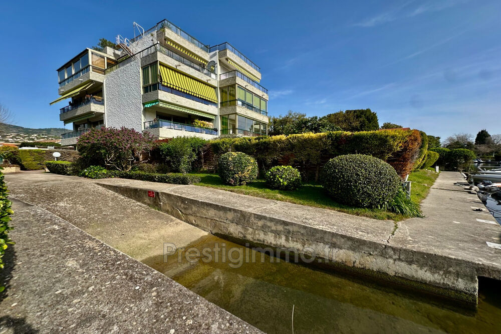 Location Parking/Garage Location Place de port 8x3 marina privée Mandelieu La Napoule Mandelieu-la-napoule
