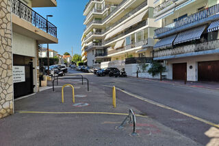  Parking / Garage � vendre 4 m� Le cannet