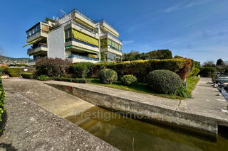  Parking / Garage � louer 