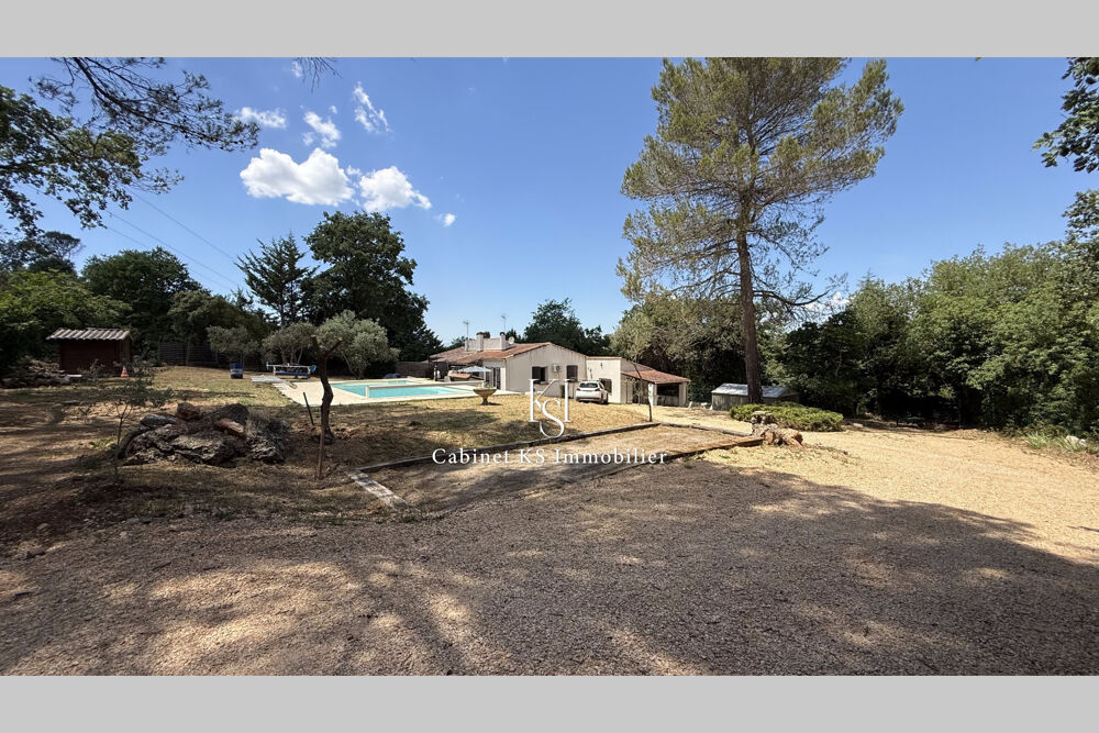 VILLA T4 CLIMATISEE SUR 1900 M2 AVEC PISCINE