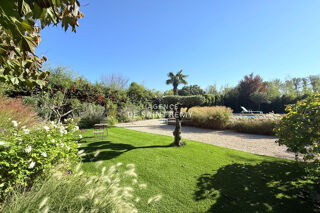  Maison  vendre 9 pices 240 m