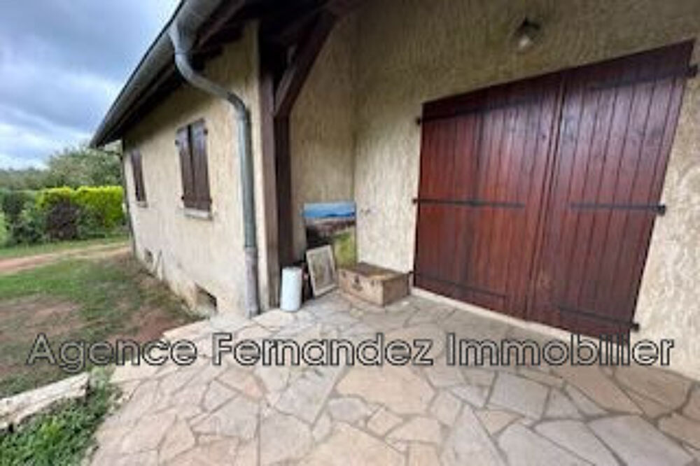 Villa de 108 m2 hab. Sur sous sol semi enterré.