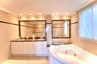  Maison  vendre 6 pices 320 m