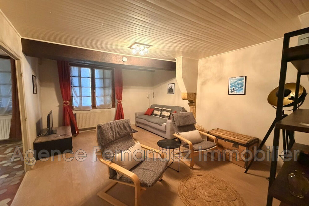 Location Appartement Appartement meublé de type 2. 2eme étage plus garage. Marcigny