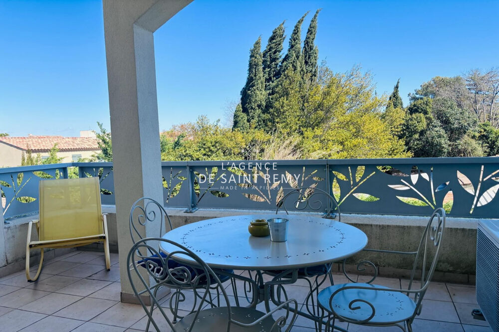 Terrasse, piscine et calme absolu à Saint-Rémy