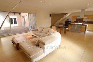  Maison � vendre 9 pi�ces 300 m�