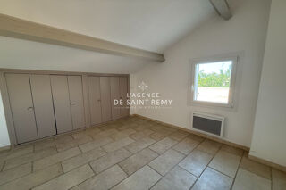  Maison � vendre 5 pi�ces  Ch�teaurenard