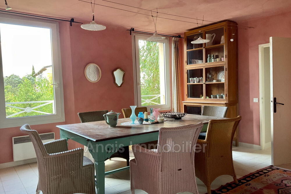 Cogolin à vendre Magnifique maison de village rénovée de 250 m