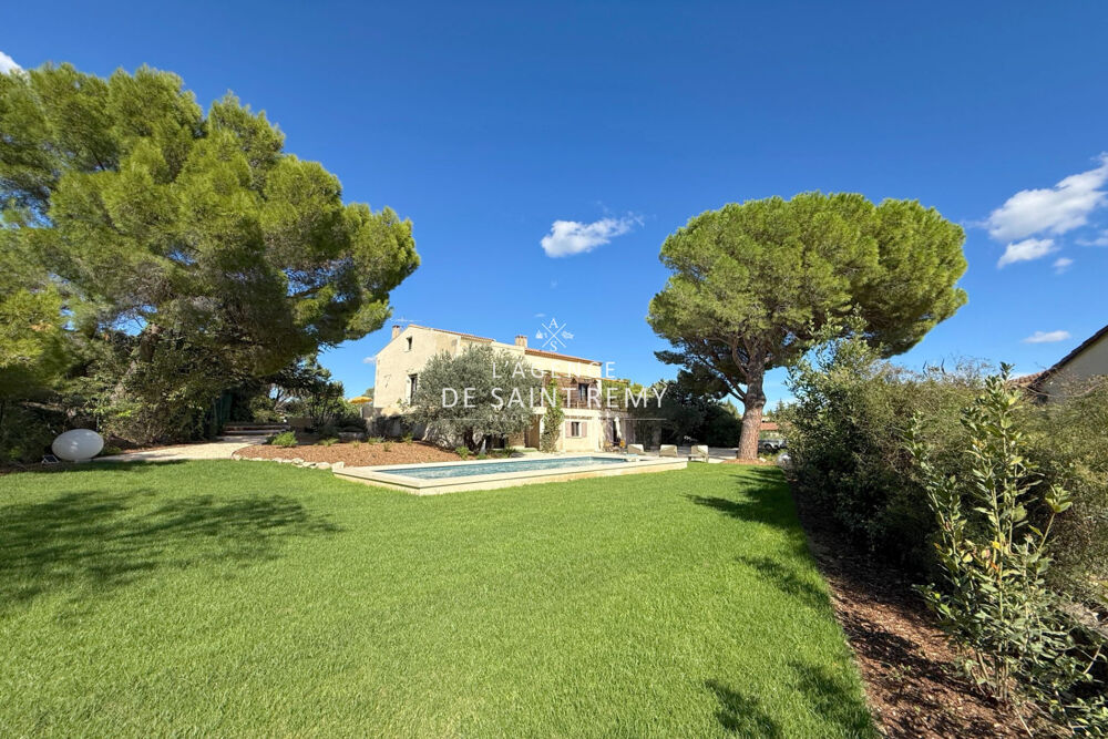 Propriété à vendre à deux pas du centre-ville de Maussane les