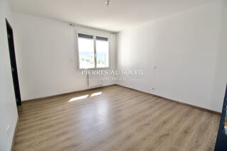  Appartement à louer 3 pièces 82 m²
