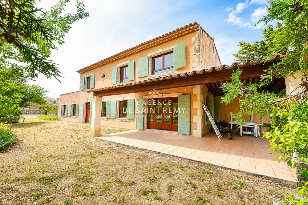 Saint-Rémy-de-Provence ? Élégante propriété à rénover avec vue