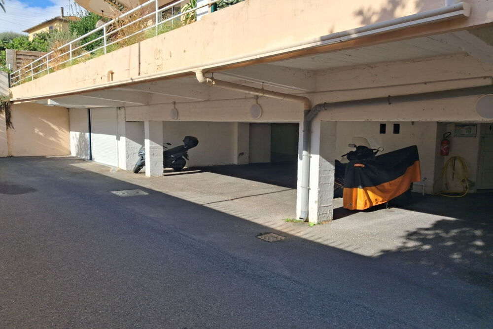 Vente Parking/Garage GARAGE 15 M² : EN RDC Le cannet
