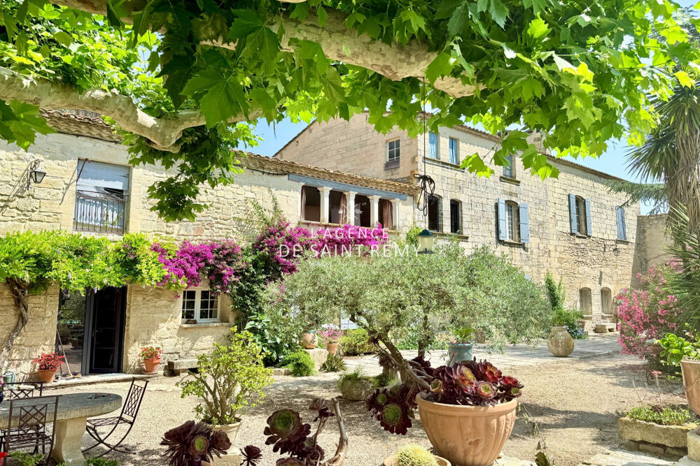 Charme, volumes et dépendances.