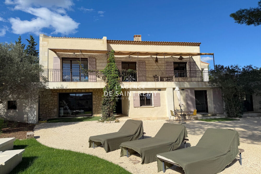 Propriété à vendre à deux pas du centre-ville de Maussane les
