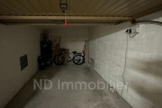  Parking / Garage  vendre 