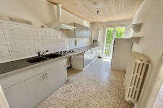  Appartement à louer 4 pièces 82 m²