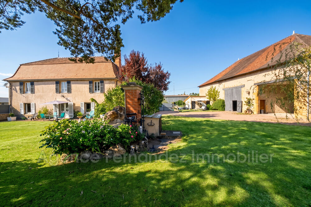 Vente Maison Ancien corps de ferme de 240 m2 habitables. Proche centre vill Marcigny