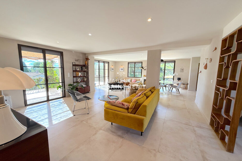 Propriété à vendre à deux pas du centre-ville de Maussane les