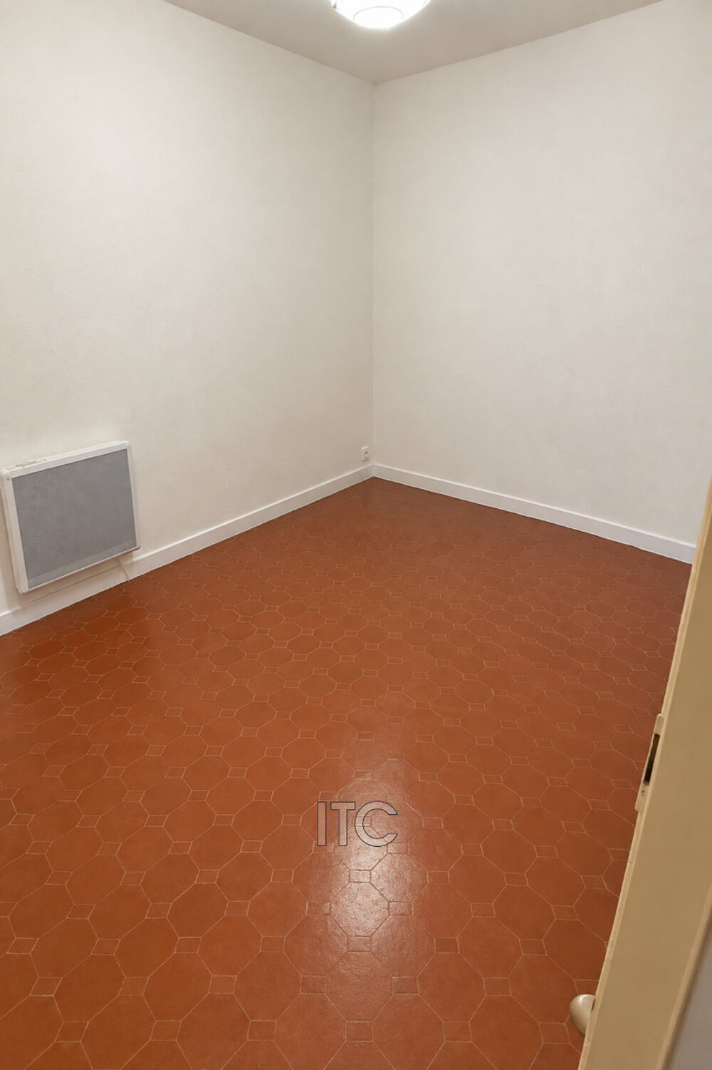 Location Appartement location appartement 2 Pièce(s) Saint-maximin-la-sainte-baume