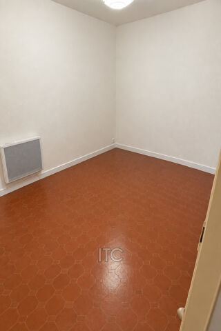  Appartement à louer 2 pièces 45 m²