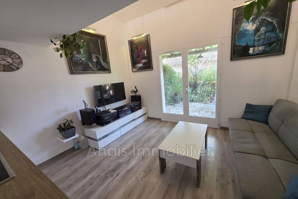 Vente Maison A Vendre  - deux pièces avec terrasse et parking, résidence sé Cogolin