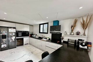  Maison  louer 7 pices 240 m