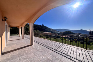  Maison  vendre 6 pices 188 m Tourrette-levens