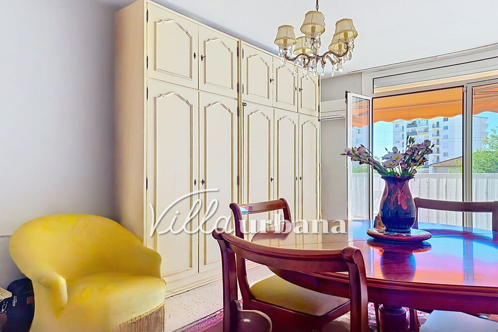 Vente Appartement EXCLUSIVITÉ - JUAN-LES-PINS : Le bord de mer à deux pas et un Juan-les-pins