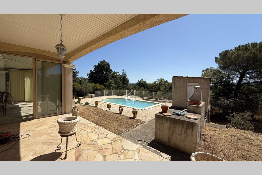 Vente Maison Villa T5 Sur 5000 m2 de terrain clos avec piscine et dépendanc Saint maximin la sainte baume