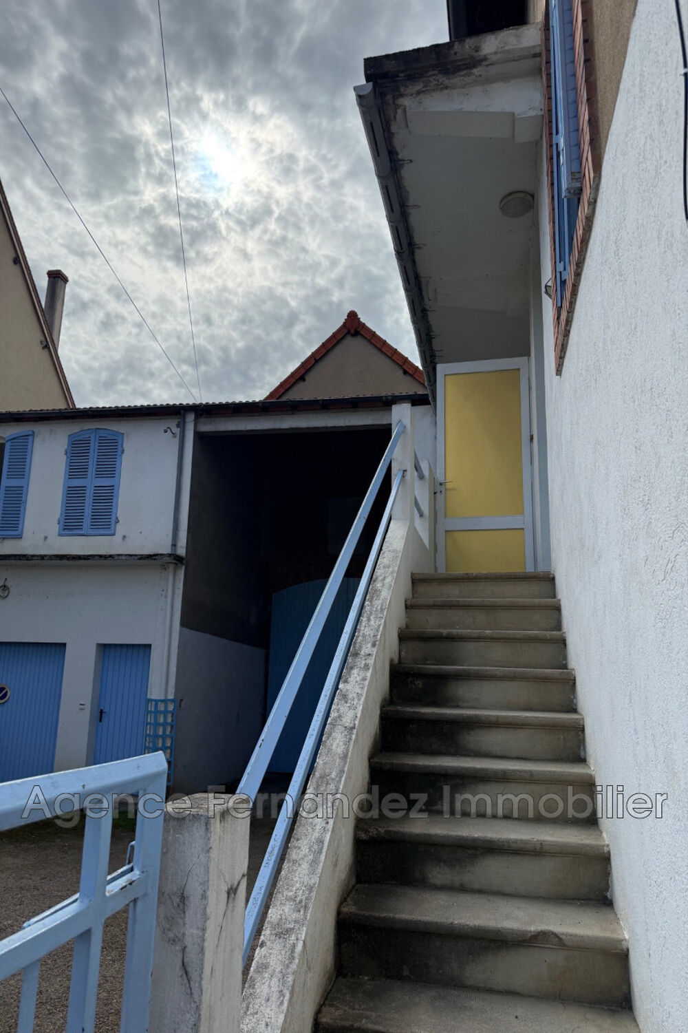 Location Appartement Appartement de type 3 1er étage:Proche commerces. Marcigny