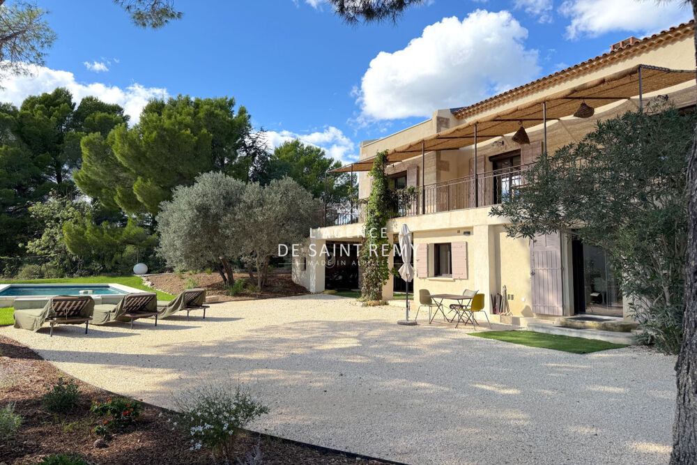 Propriété à vendre à deux pas du centre-ville de Maussane les