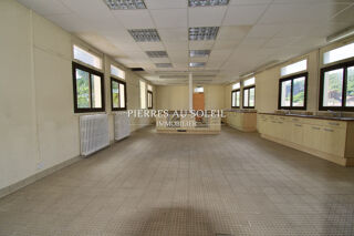  Maison à vendre 14 pièces 1261 m²