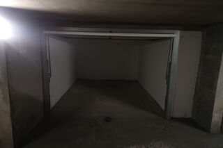  Parking / Garage  vendre 