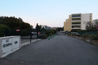  Parking / Garage � vendre 