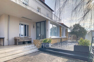  Maison  vendre 7 pices 302 m