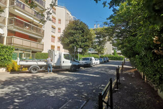  Parking / Garage  vendre 24 m