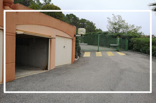  Parking / Garage  vendre 