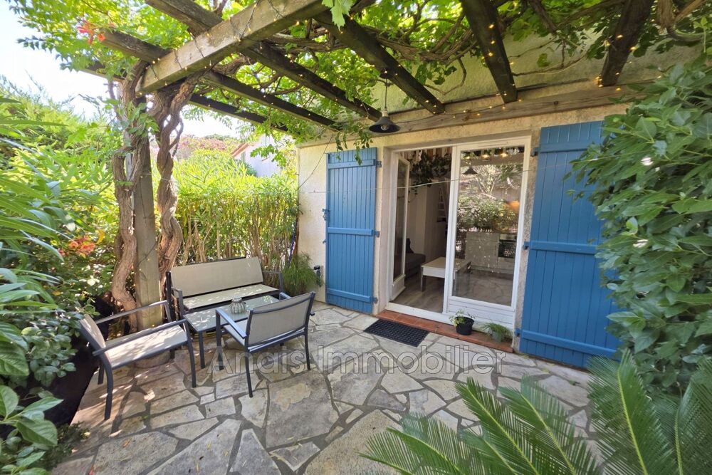 A Vendre - deux pièces avec terrasse et parking, résidence sé