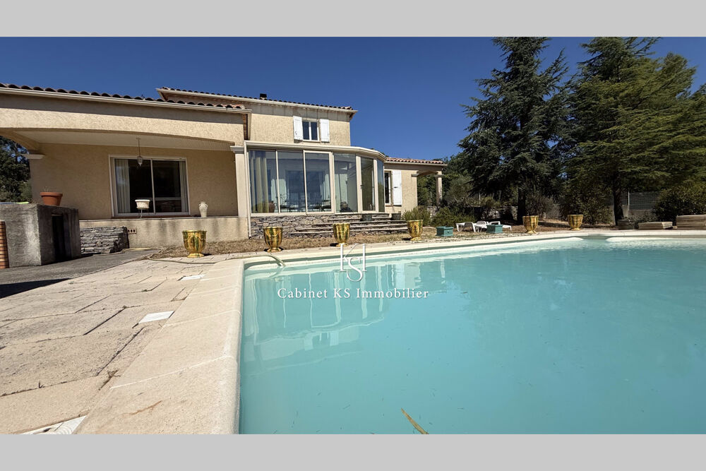 Vente Maison Villa T5 Sur 5000 m2 de terrain clos avec piscine et dépendanc Saint maximin la sainte baume