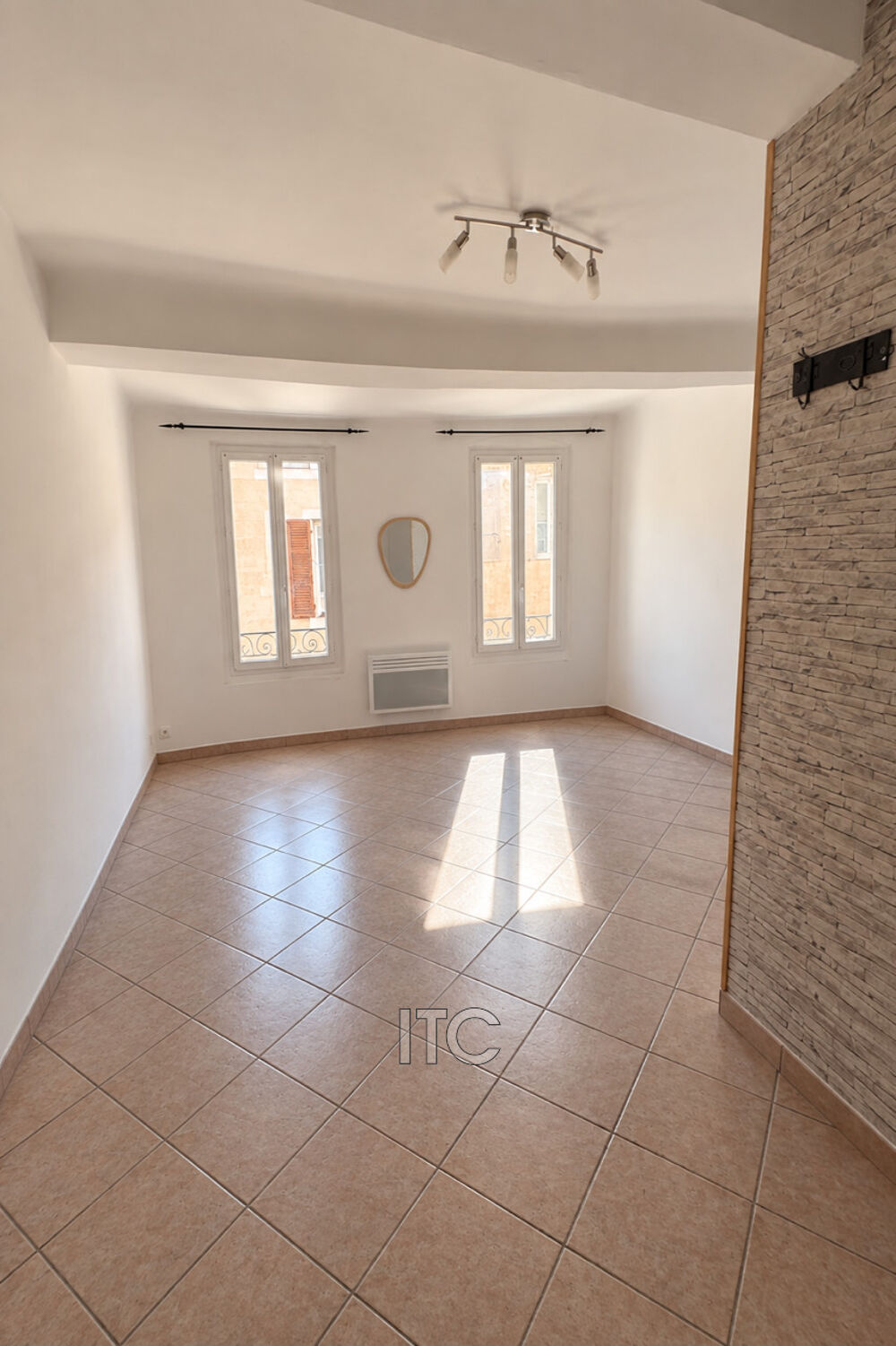 Location Appartement location appartement 2 Pièce(s) Saint-maximin-la-sainte-baume