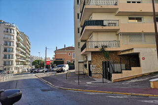  Parking / Garage � vendre 4 m� Le cannet